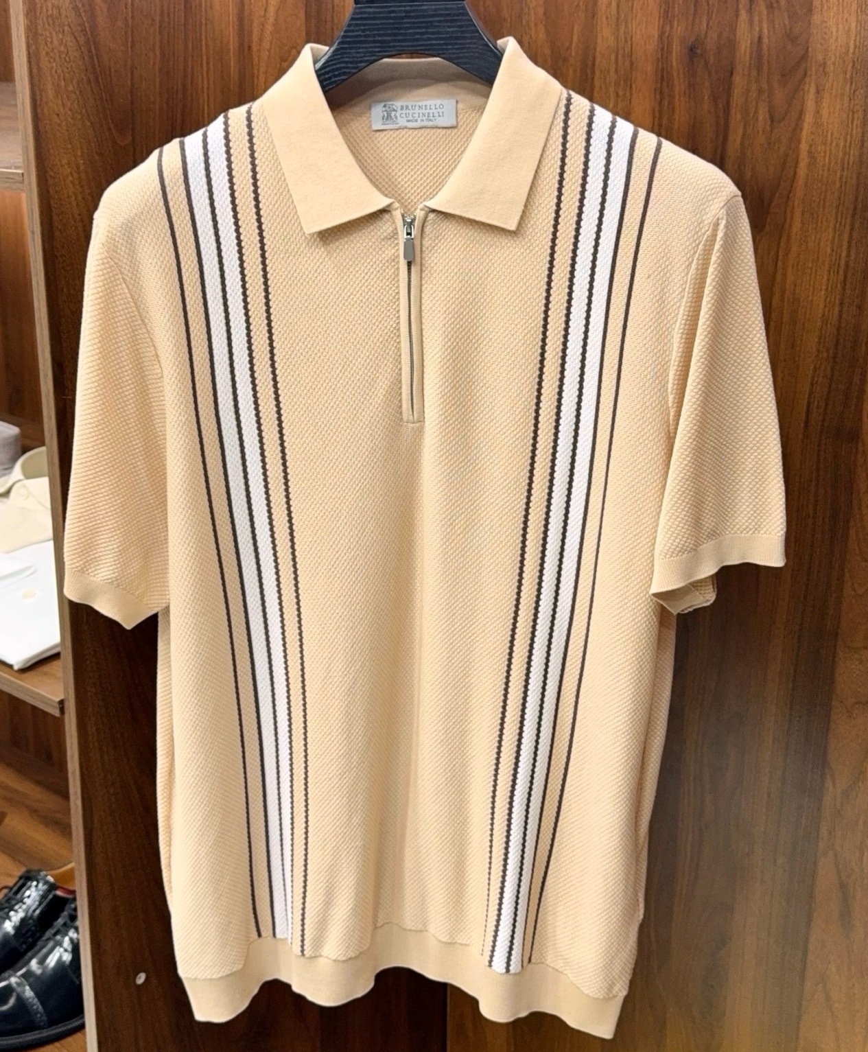 [홍콩명품.BRUNELLO CUCINELLI]브루넬로 쿠치넬리 2026 남성용 니트반팔 BL1567 YB 2컬러 홍콩명품의류,구매대행,온라인명품