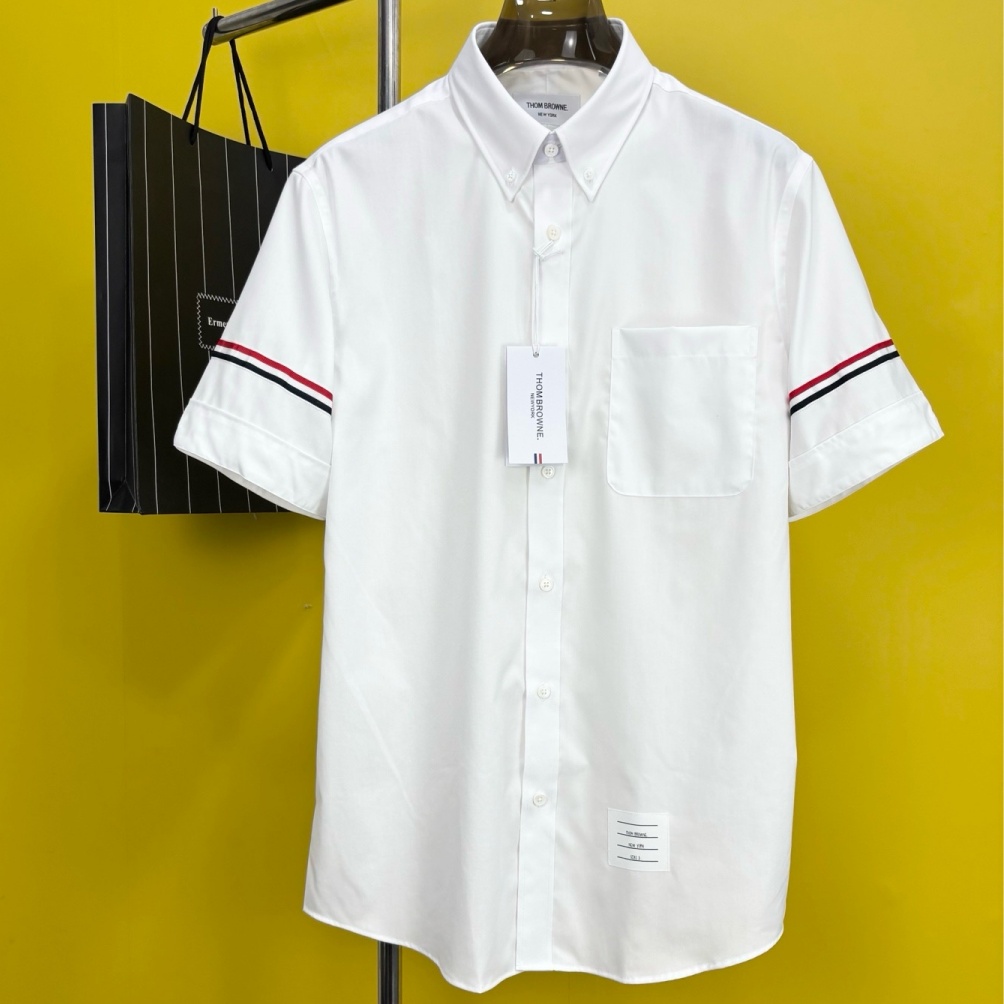 [홍콩명품.THOM BROWNE ] 톰 브라운 2026 남성용 반팔셔츠 TB1458 YB 홍콩명품의류,구매대행,온라인명품