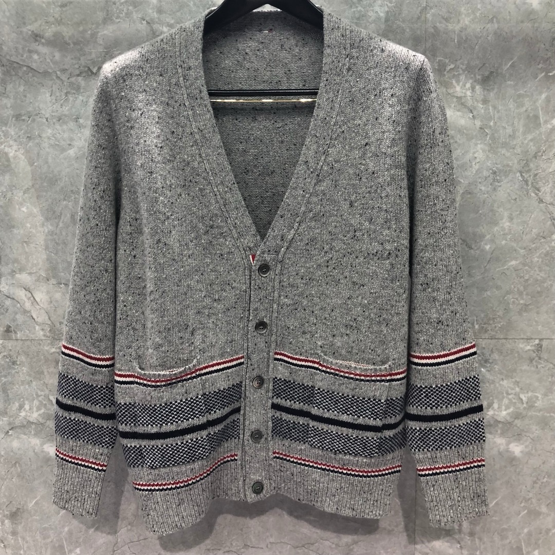 [홍콩명품.THOM BROWNE ] 톰 브라운 2026 남성용 니트가디건 TB1522 PD 홍콩명품의류,구매대행,온라인명품