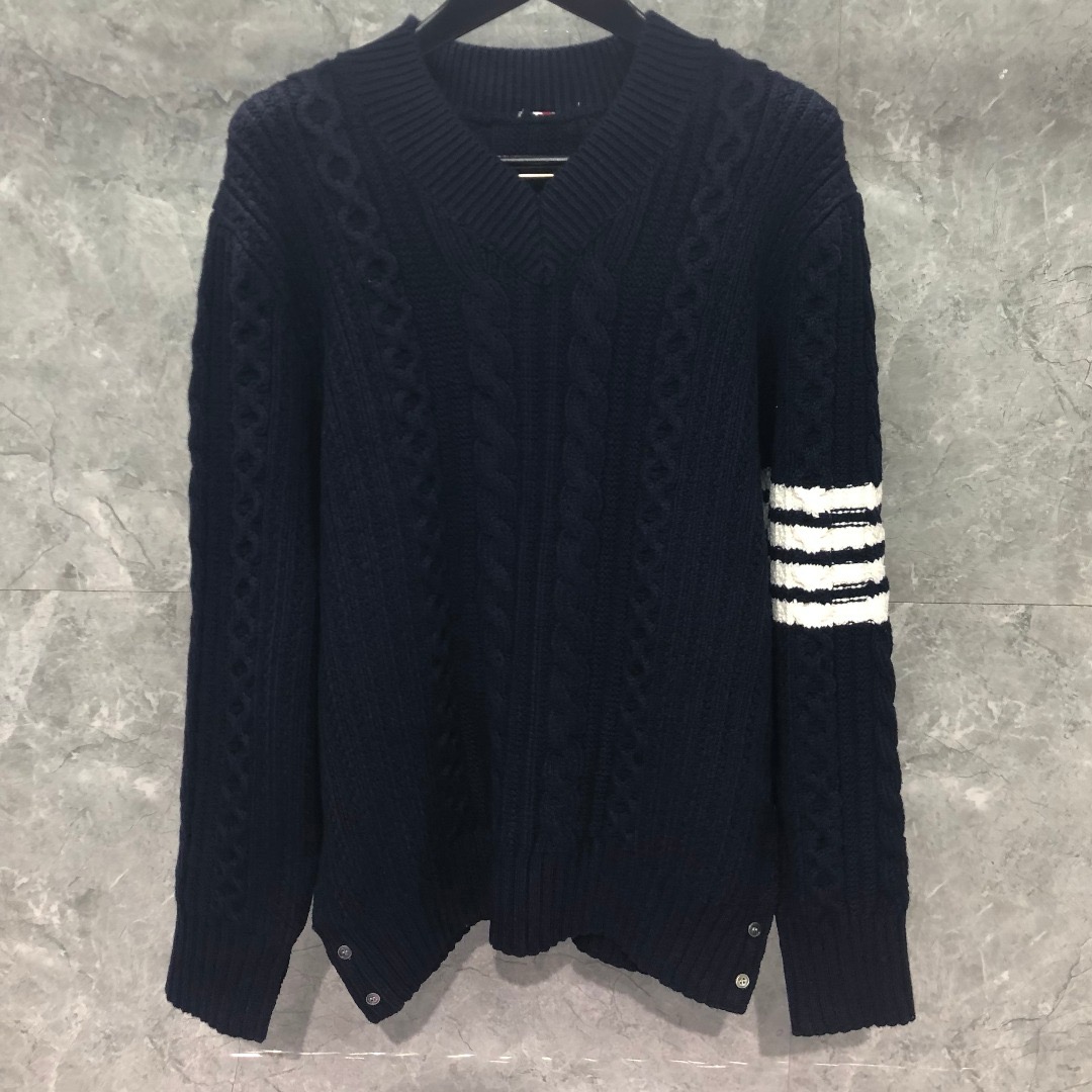 [홍콩명품.THOM BROWNE ] 톰 브라운 2026 남성용 니트풀오버 TB1530 PD 홍콩명품의류,구매대행,온라인명품