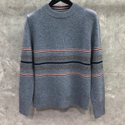 [홍콩명품.THOM BROWNE ] 톰 브라운 2026 남성용 니트풀오버 TB1532 PD 홍콩명품의류,구매대행,온라인명품