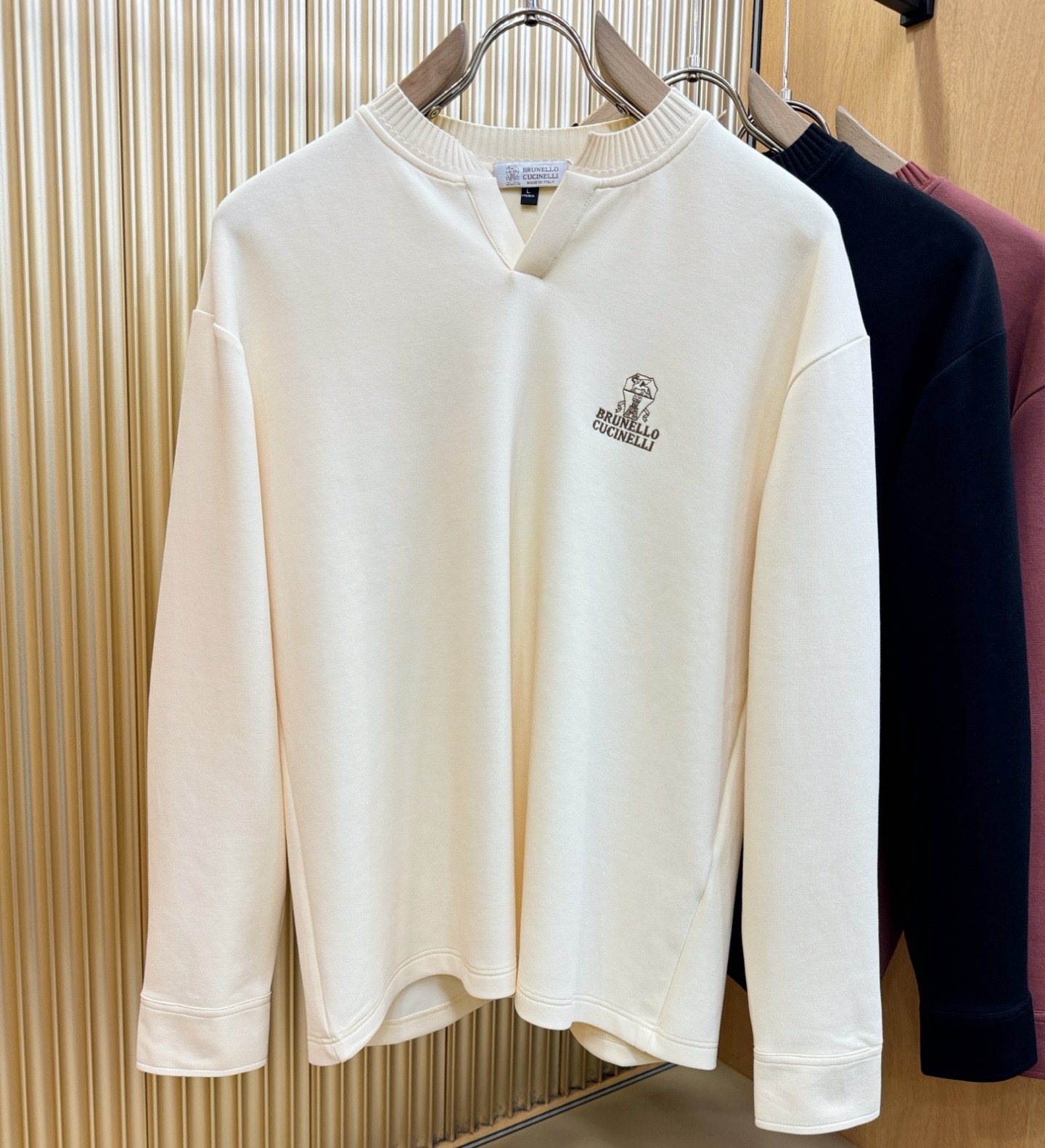[홍콩명품.BRUNELLO CUCINELLI]브루넬로 쿠치넬리 2026 남성용 긴팔티 BL1820 PD 홍콩명품의류,구매대행,온라인명품