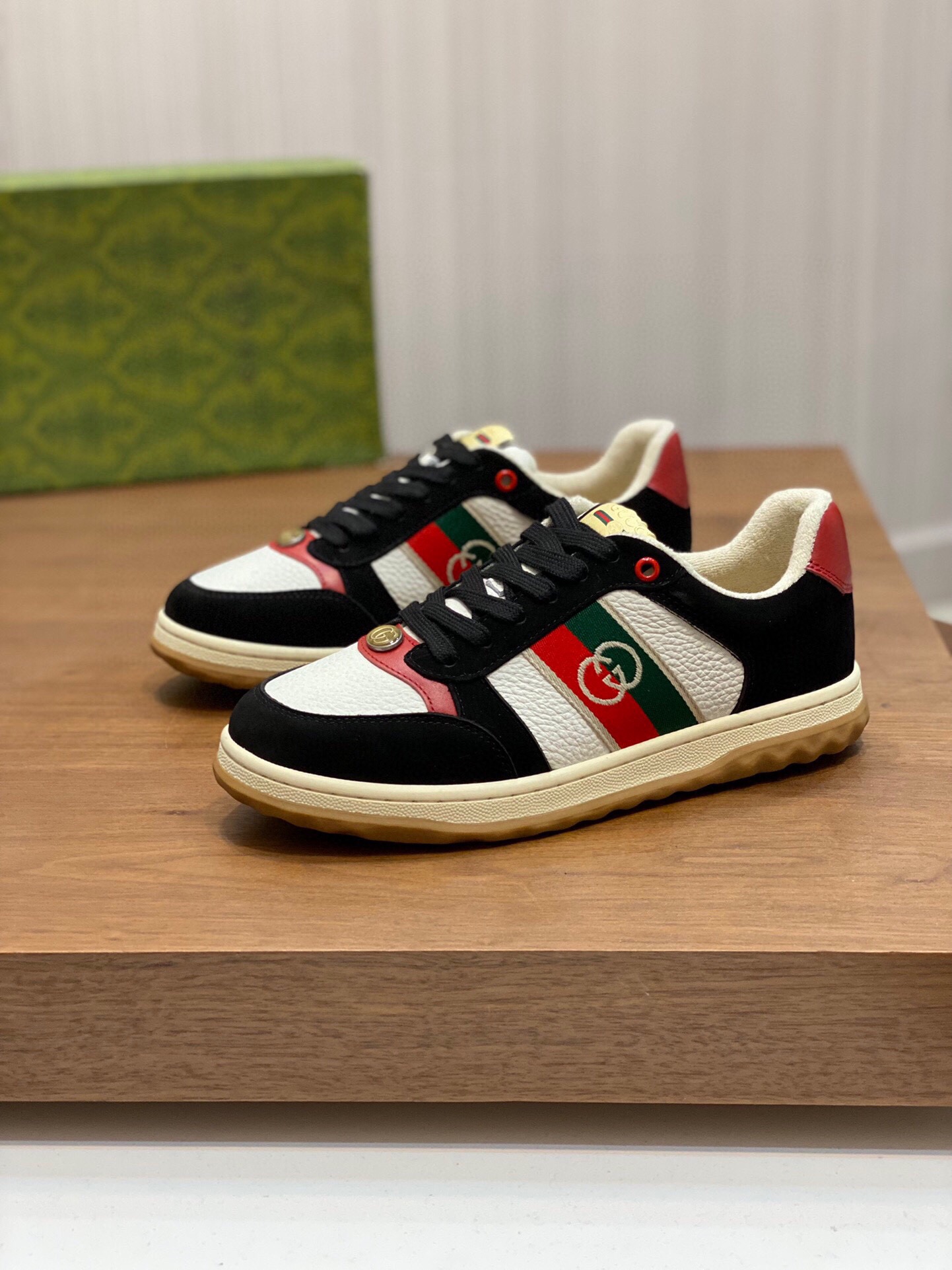 구찌 2024 남성용 스니커즈 GC264 SH-E