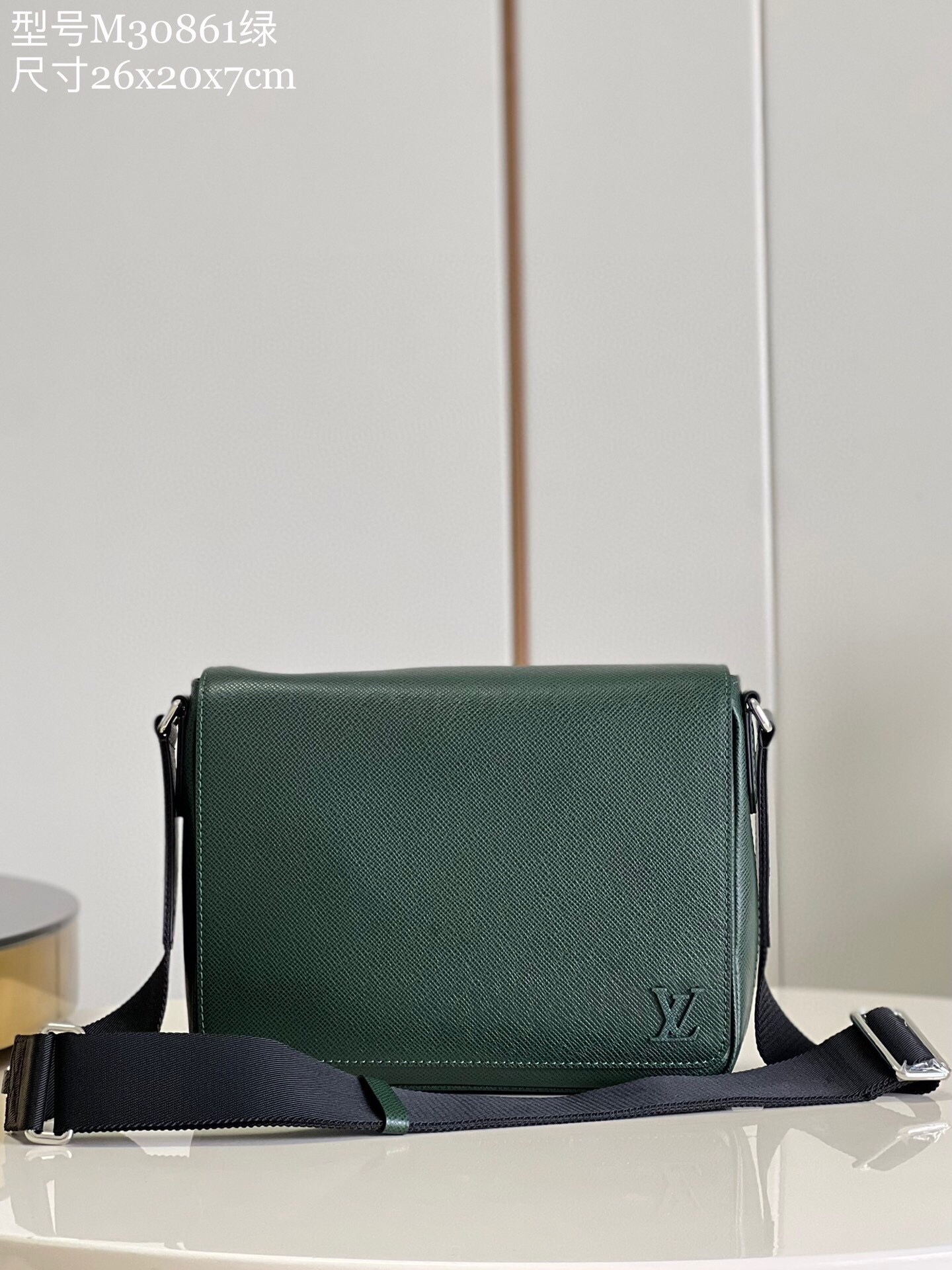 루이비통 디스트릭트  M30969 GZ