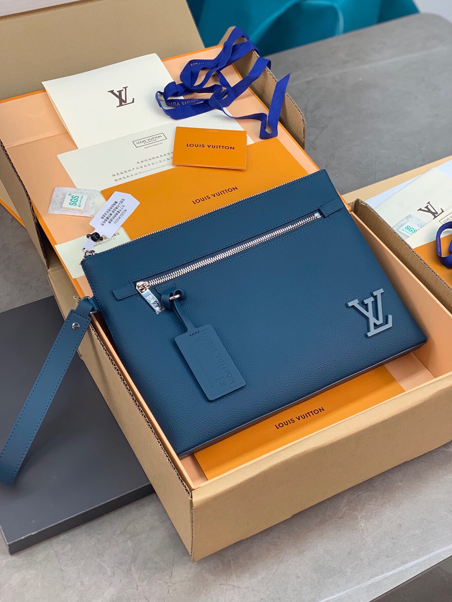 루이비통 아이패드 파우치 클러치 블랙 레더 로고 M69837  GZ