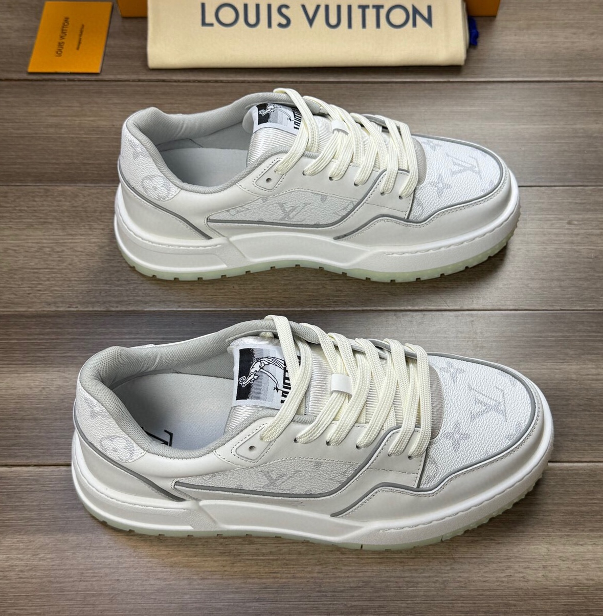 루이비통 2024 남성용 스니커즈 LV657 SH-E