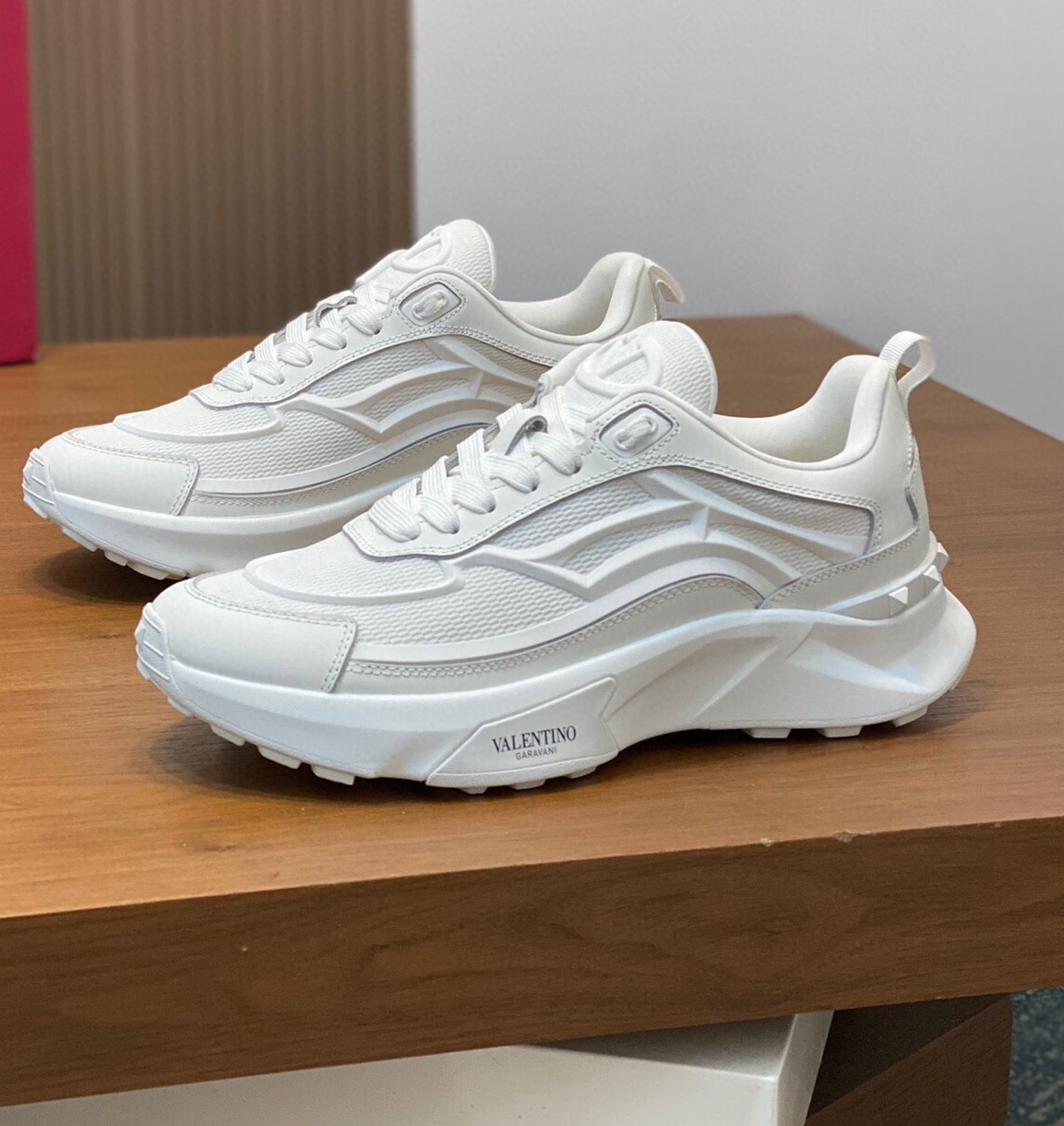 발렌티노 2024 남성용 스니커즈 VT200 SH-E