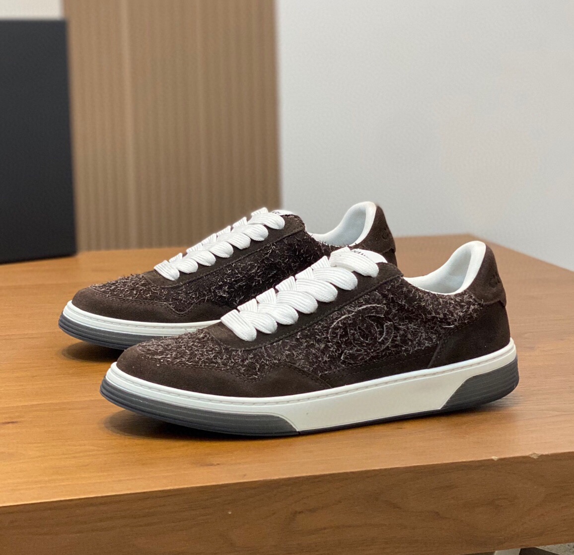 샤넬 2024 남성용 스니커즈 CN052 SH-E