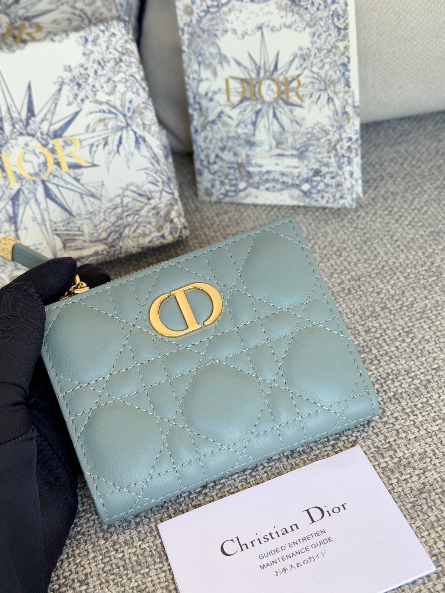디올 Dior Caro Dahlia 지갑 S5173UBHZ 001 NMW