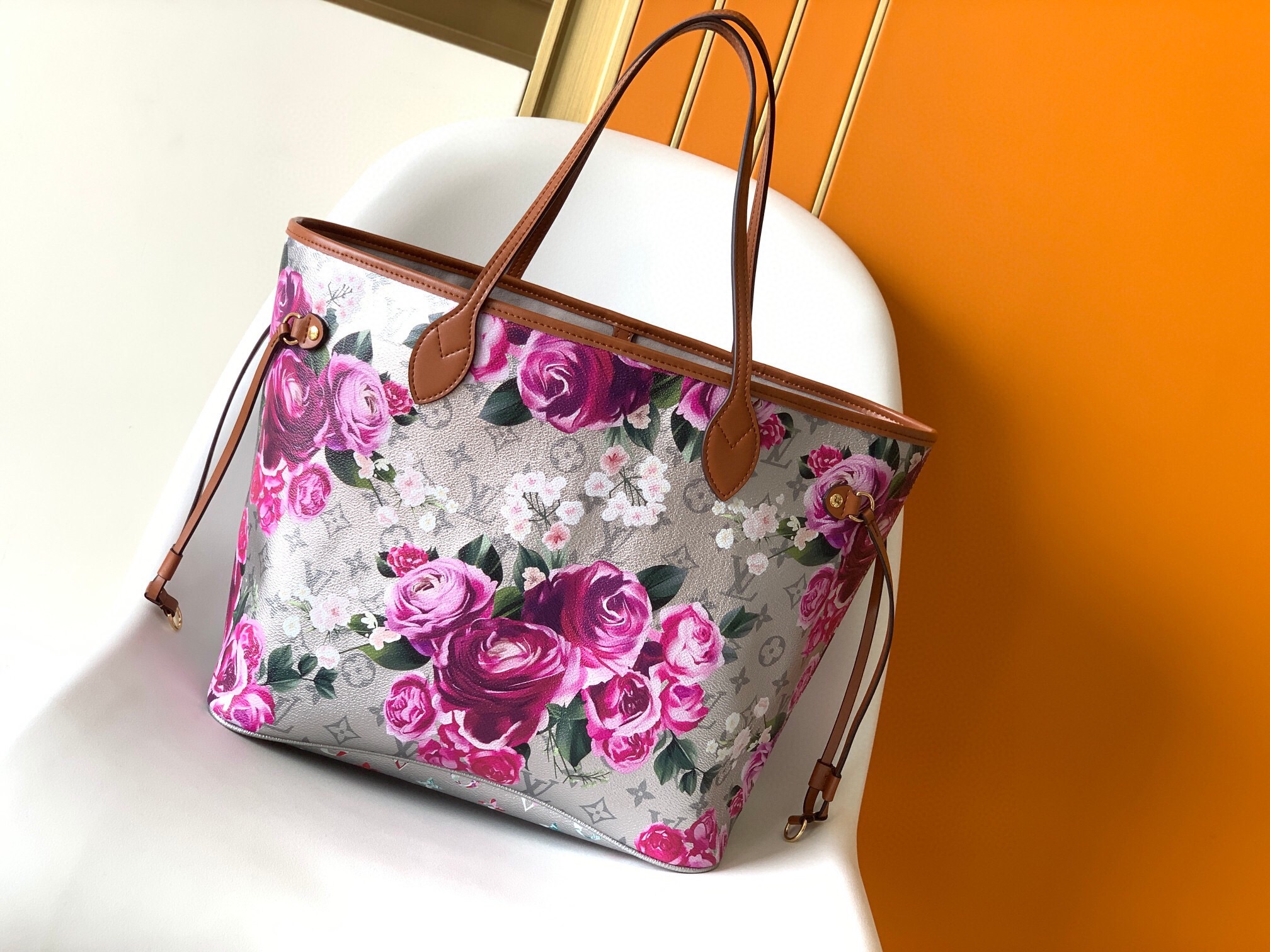 루이비통 네버풀 토트백 NEVERFULL MM TOTE BAG, M21352 NMW