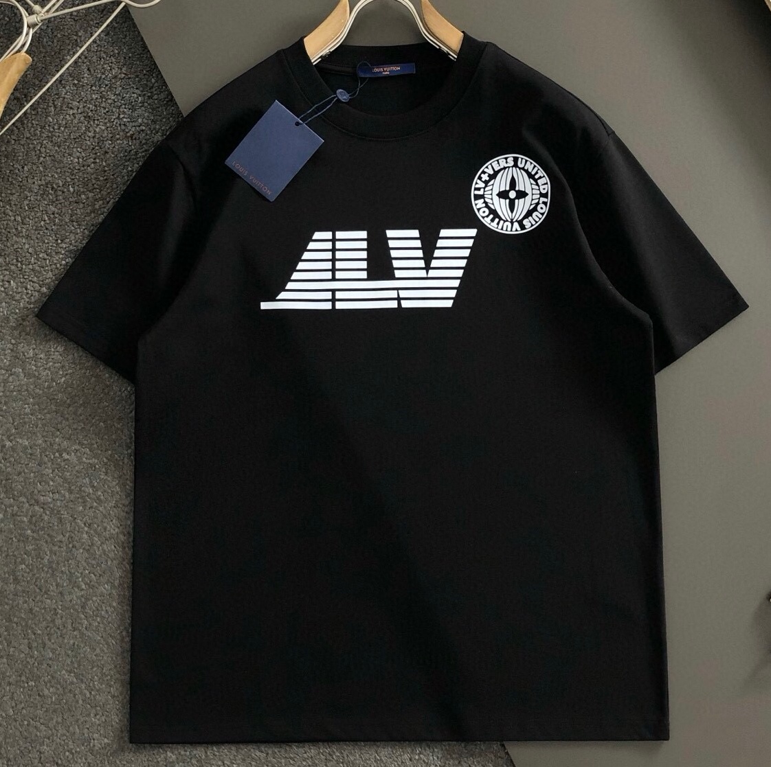 루이비통 2025 남성용  반팔티 LV1666 YB