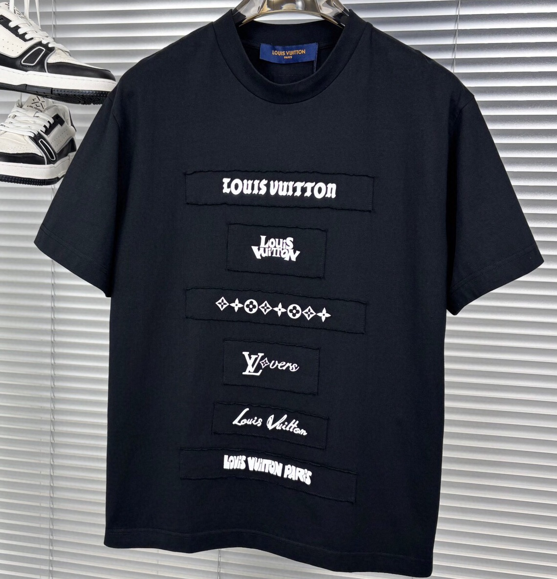 루이비통 2025 남성용  반팔티 LV1670 YB