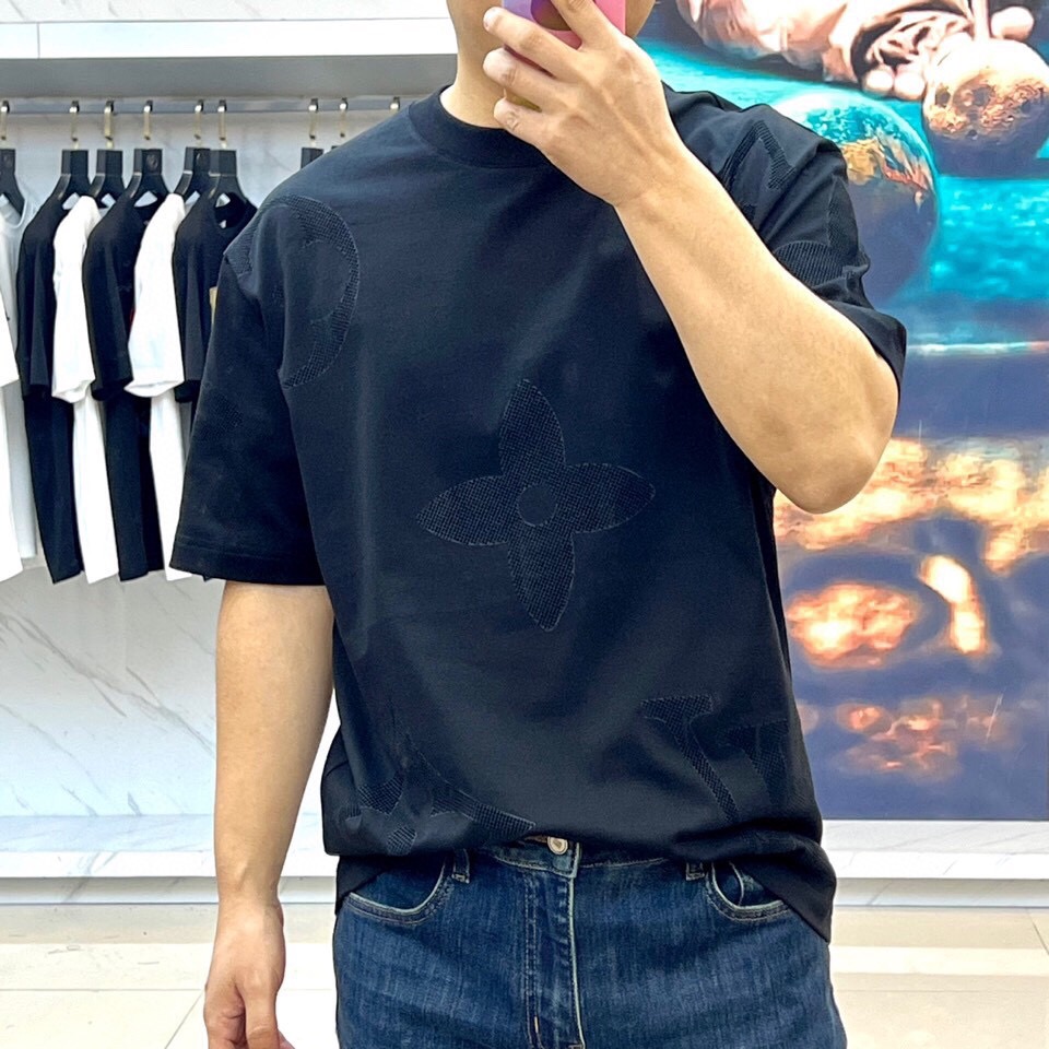 루이비통 2025 남성용 반팔티 LV1702 PD