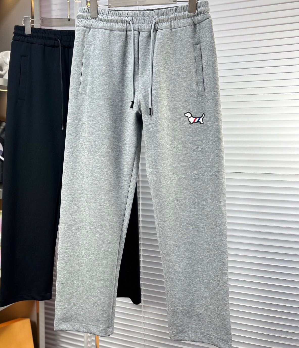 톰브라운 2025 남성용 추리닝바지 TB1195 YB