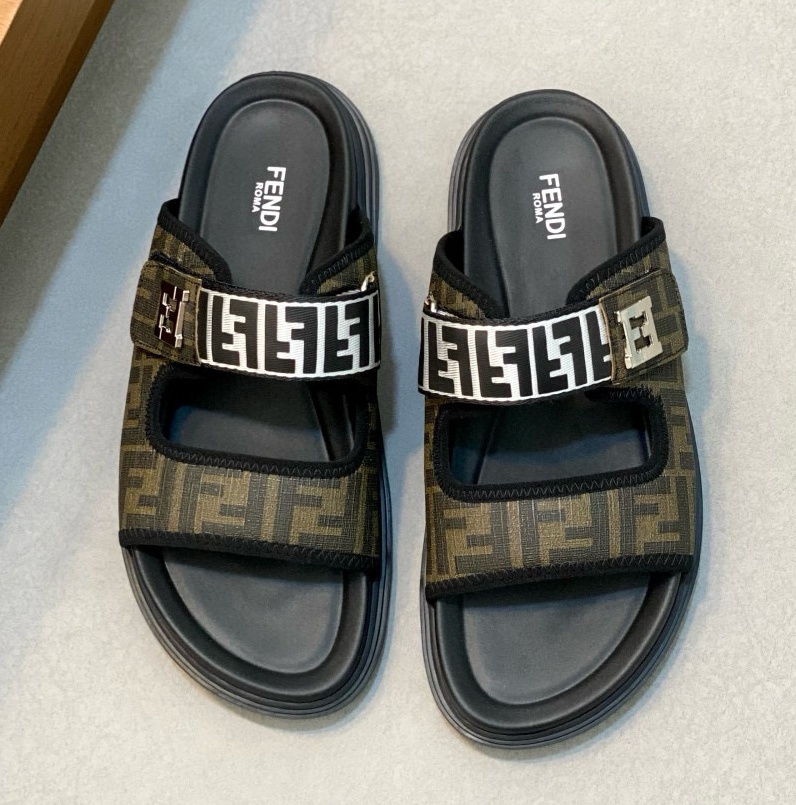 [홍콩명품.FENDI] 펜디 2025 남성용 슬리퍼 FD133 SH-E 홍콩명품의류,구매대행,온라인명품