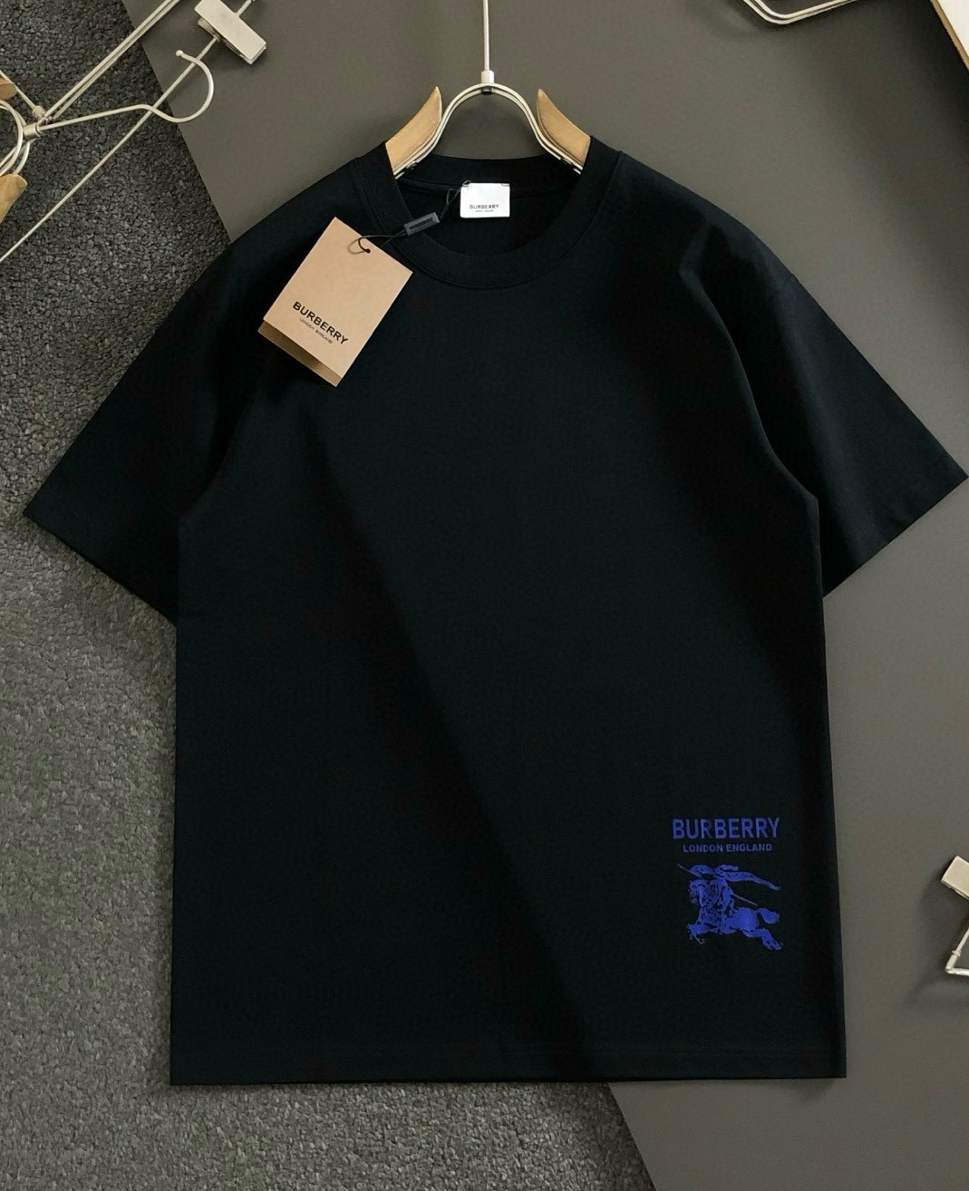 [홍콩명품.BURBERRY] 버버리 2025 남성용 반팔티 BU1262 YB 2컬러 홍콩명품의류,구매대행,온라인명품