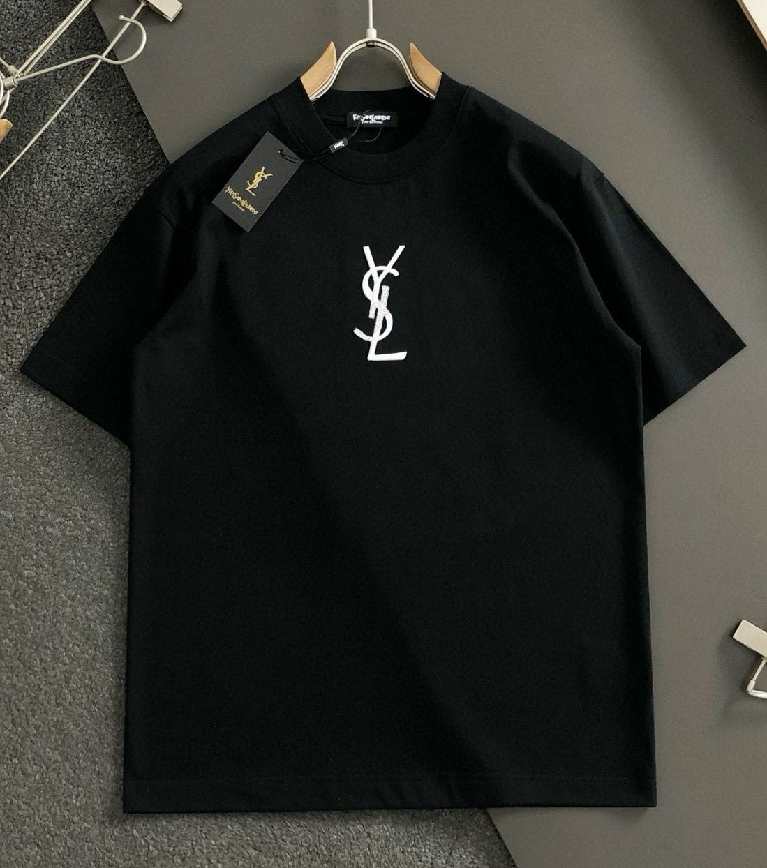[홍콩명품.SAINT LAURENT] 생로랑 2025 남성용 반바지 YSL070 YB 홍콩명품의류,구매대행,온라인명품