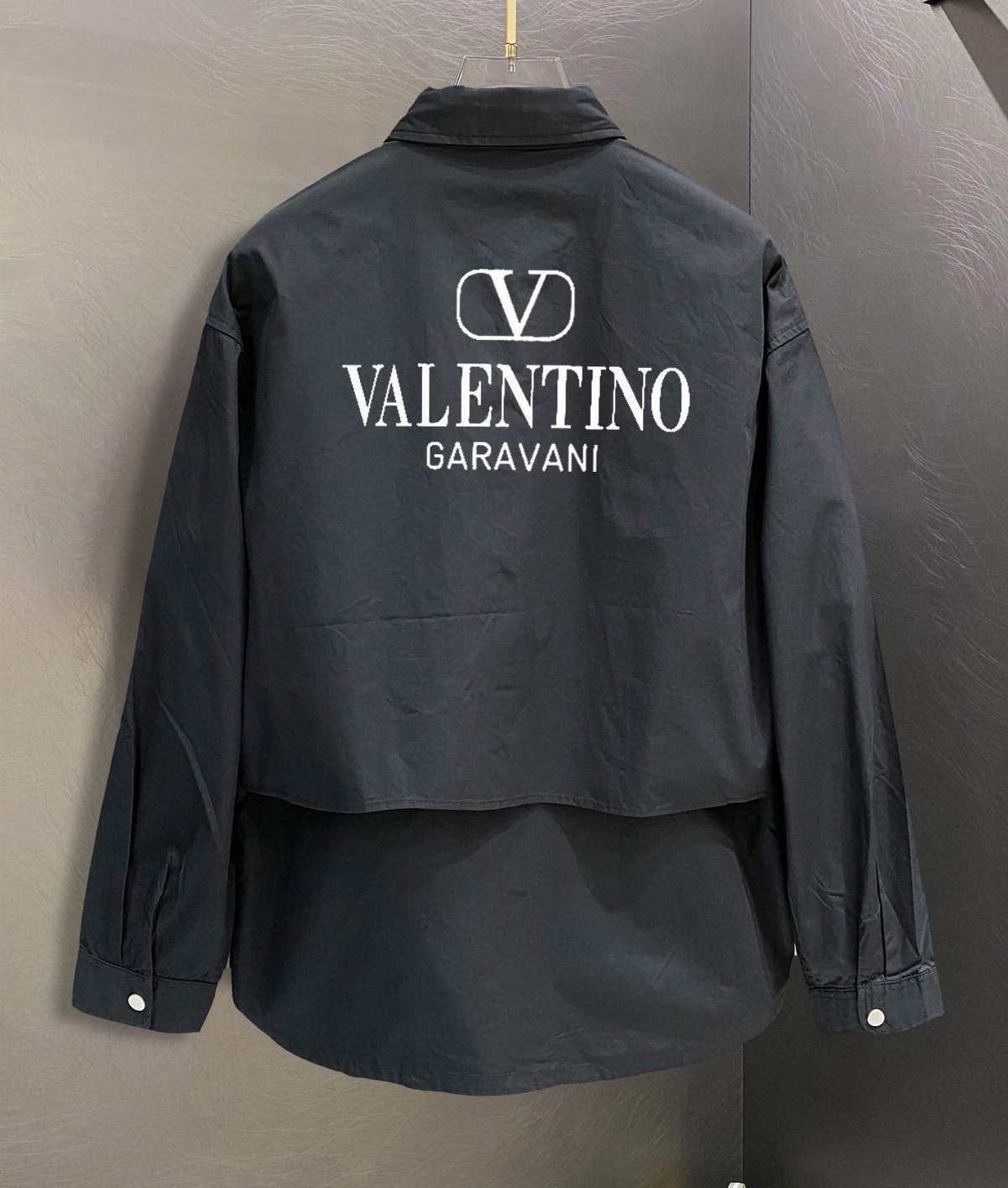 [홍콩명품.VALENTINO]발렌티노 2025 남성용 반팔셔츠 VT047 YB 홍콩명품의류,구매대행,온라인명품
