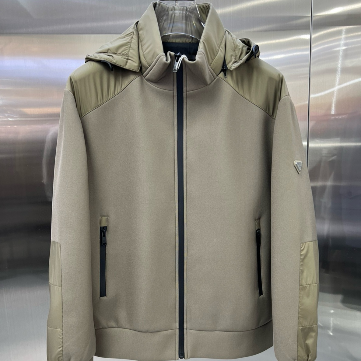 [홍콩명품.PRADA] 프라다 2025 남성용 후드자켓 PD1402 HD 홍콩명품의류,구매대행,온라인명품