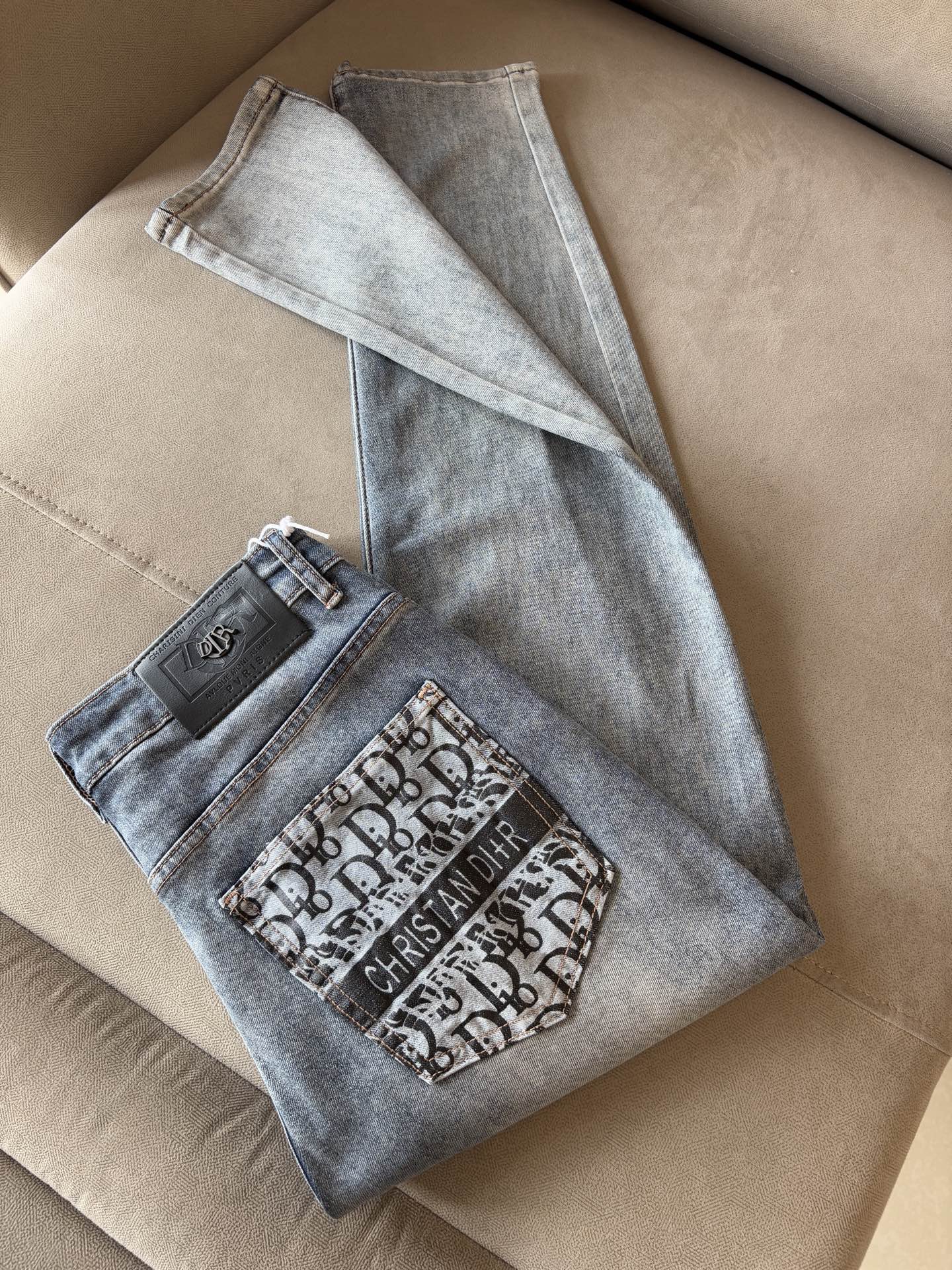 [홍콩명품.Christian Dior]크리스챤 디올 2025 남성용 청바지 CD968 YB 홍콩명품의류,구매대행,온라인명품