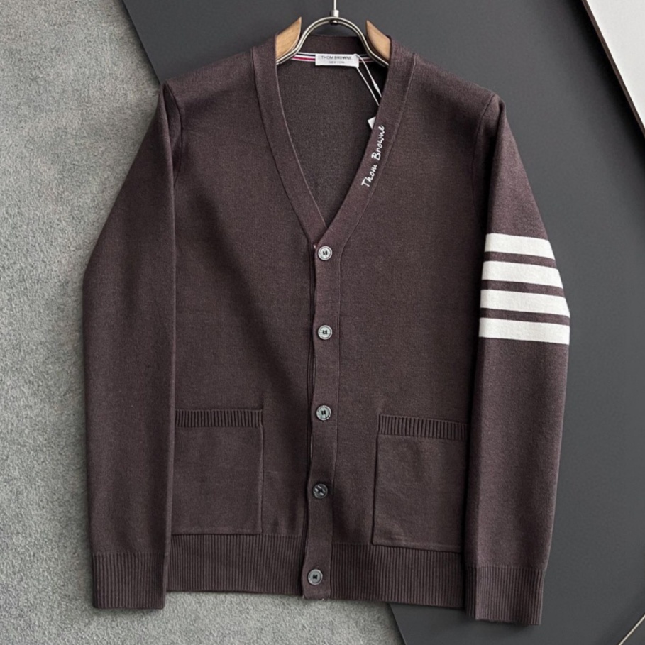 [홍콩명품.THOM BROWNE ] 톰 브라운 2025 남성용 울 가디건 TB1279 YB 홍콩명품의류,구매대행,온라인명품