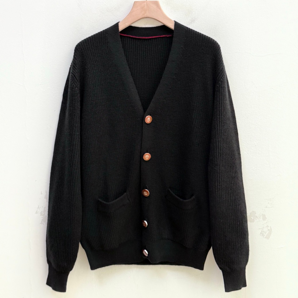 [홍콩명품.BRUNELLO CUCINELLI]브루넬로 쿠치넬리 2025 남성용 울 가디건 BL1283 HD 홍콩명품의류,구매대행,온라인명품