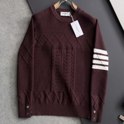 [홍콩명품.THOM BROWNE ] 톰 브라운 2025 남성용 니트 풀오버 TB1306 YB 홍콩명품의류,구매대행,온라인명품