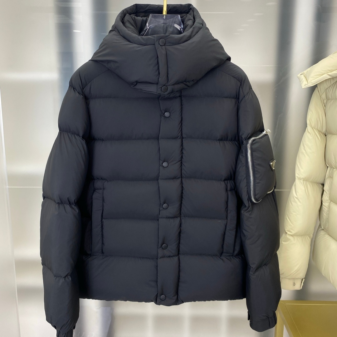 [홍콩명품.PRADA] 프라다 2025 남성용 덕다운 패딩 PD1493 HD 홍콩명품의류,구매대행,온라인명품