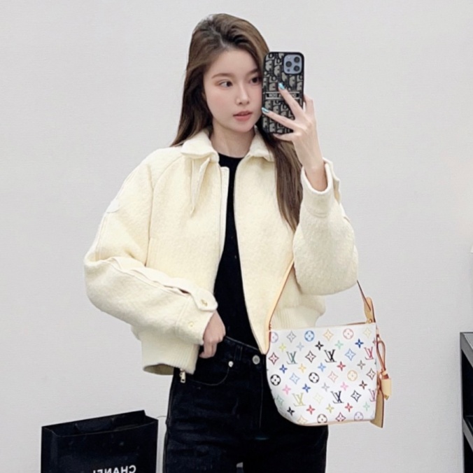 [홍콩명품.MONCLER] 몽클레어 2025 여성 구스다운 패딩 WA6034 JS 홍콩명품의류,구매대행,온라인명품