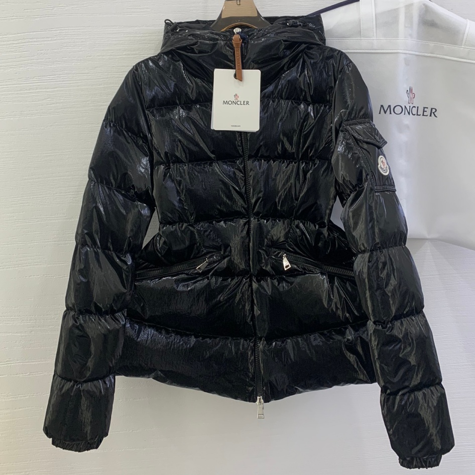 [홍콩명품.MONCLER] 몽클레어 2025 여성 구스다운 패딩 WA6047 JS  홍콩명품의류,구매대행,온라인명품