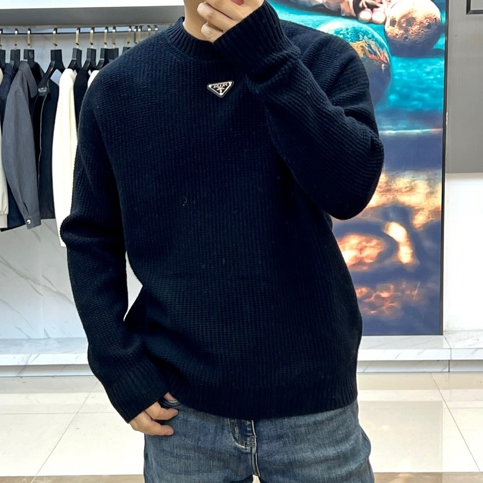 [홍콩명품.PRADA] 프라다 2025 남성용 니트풀오버 PD1548 PD 홍콩명품의류,구매대행,온라인명품