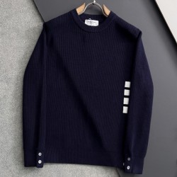 [홍콩명품.THOM BROWNE ] 톰 브라운 2025 남성용 니트 풀오버 TB1335 PD 홍콩명품의류,구매대행,온라인명품