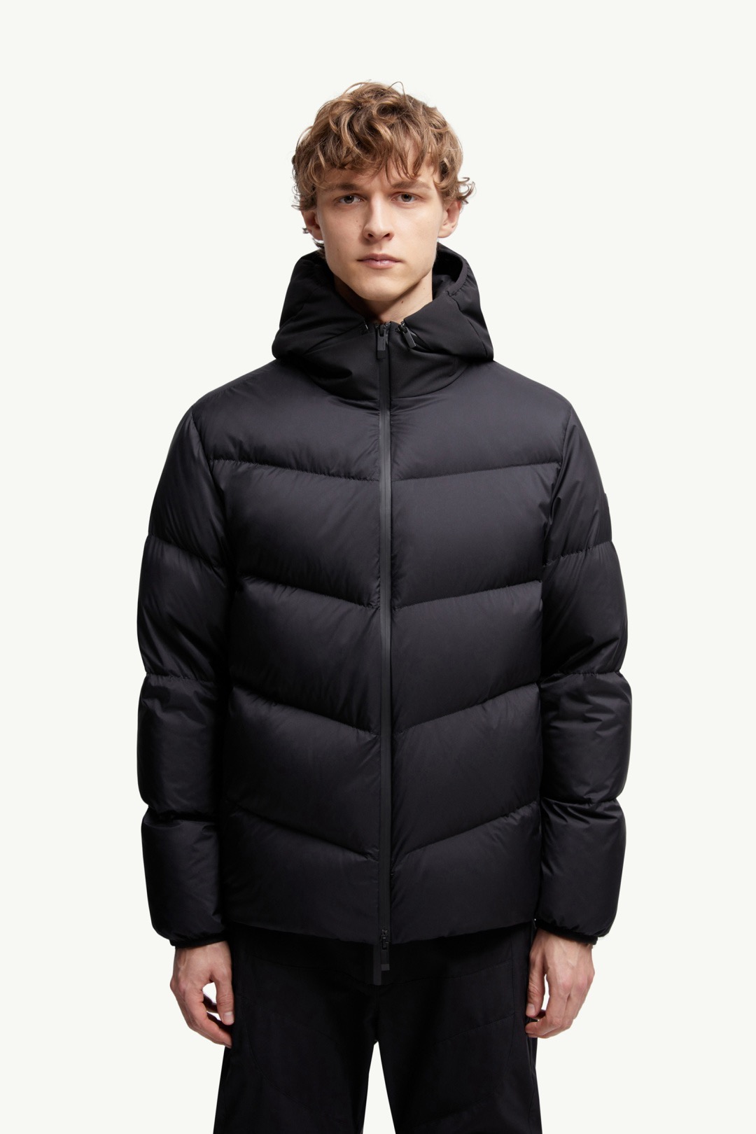[홍콩명품.MONCLER] 몽클레어 2025 남성용 구스다운 패딩자켓 MQ1524 YB 홍콩명품의류,구매대행,온라인명품
