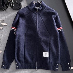 [홍콩명품.THOM BROWNE ] 톰 브라운 2025 남성용 울가디건 TB1352 PD 홍콩명품의류,구매대행,온라인명품