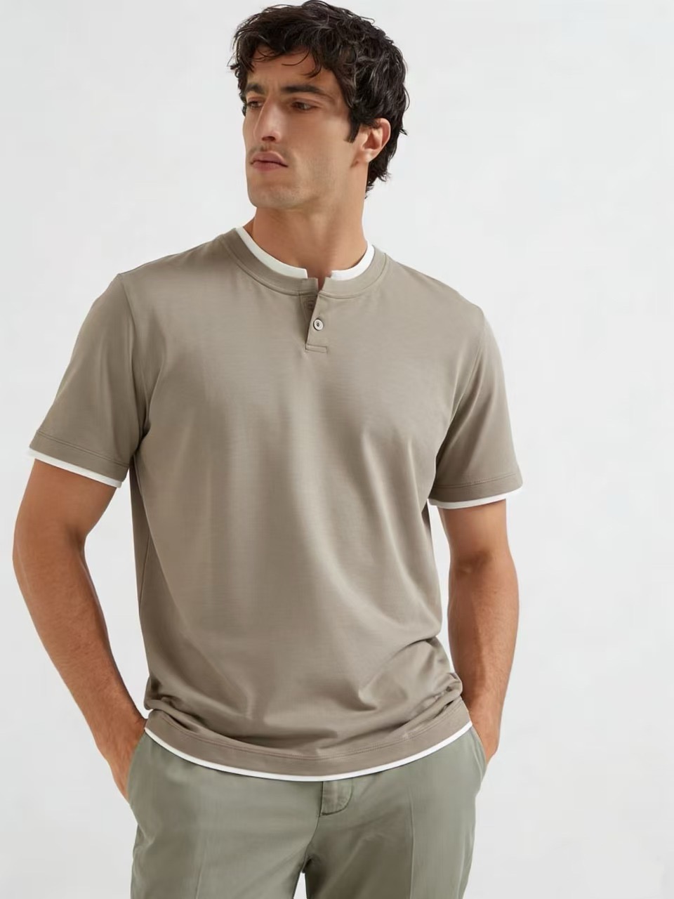 [홍콩명품.BRUNELLO CUCINELLI]브루넬로 쿠치넬리 2026 남성용 반팔 BL1433 HD 홍콩명품의류,구매대행,온라인명품