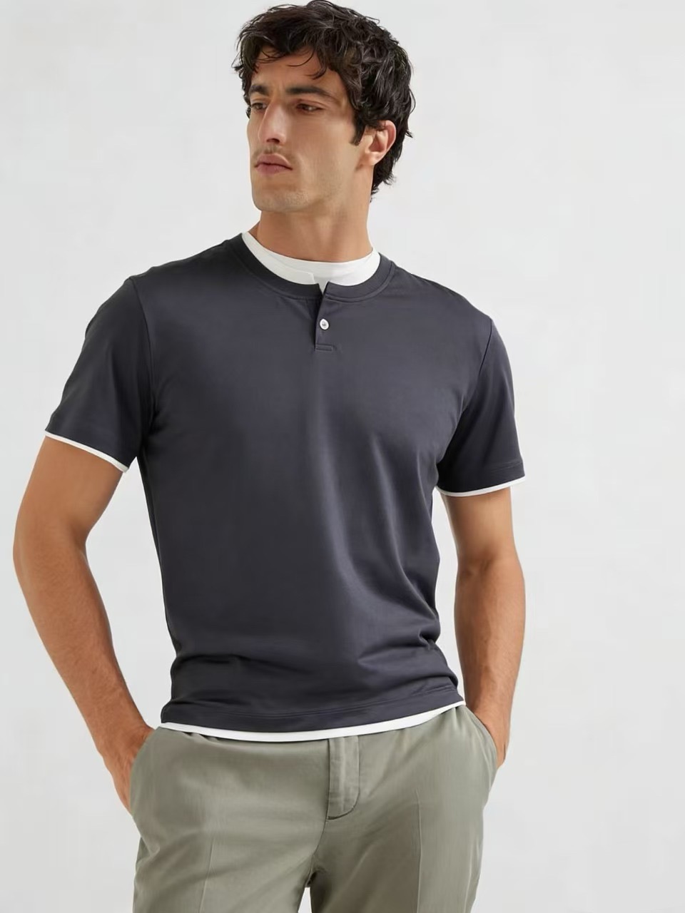 [홍콩명품.BRUNELLO CUCINELLI]브루넬로 쿠치넬리 2026 남성용 반팔 BL1434 HD 홍콩명품의류,구매대행,온라인명품