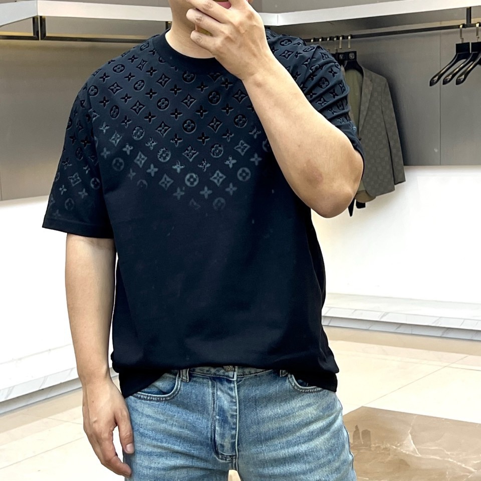 [홍콩명품.LOUIS VUITTON] 루이비통 2026 남성용 반팔 LV2704 PD 홍콩명품의류,구매대행,온라인명품