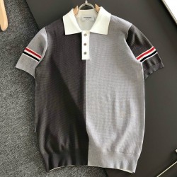 [홍콩명품.THOM BROWNE ] 톰 브라운 2026 남성용 니트반팔 TB1445 PD 홍콩명품의류,구매대행,온라인명품