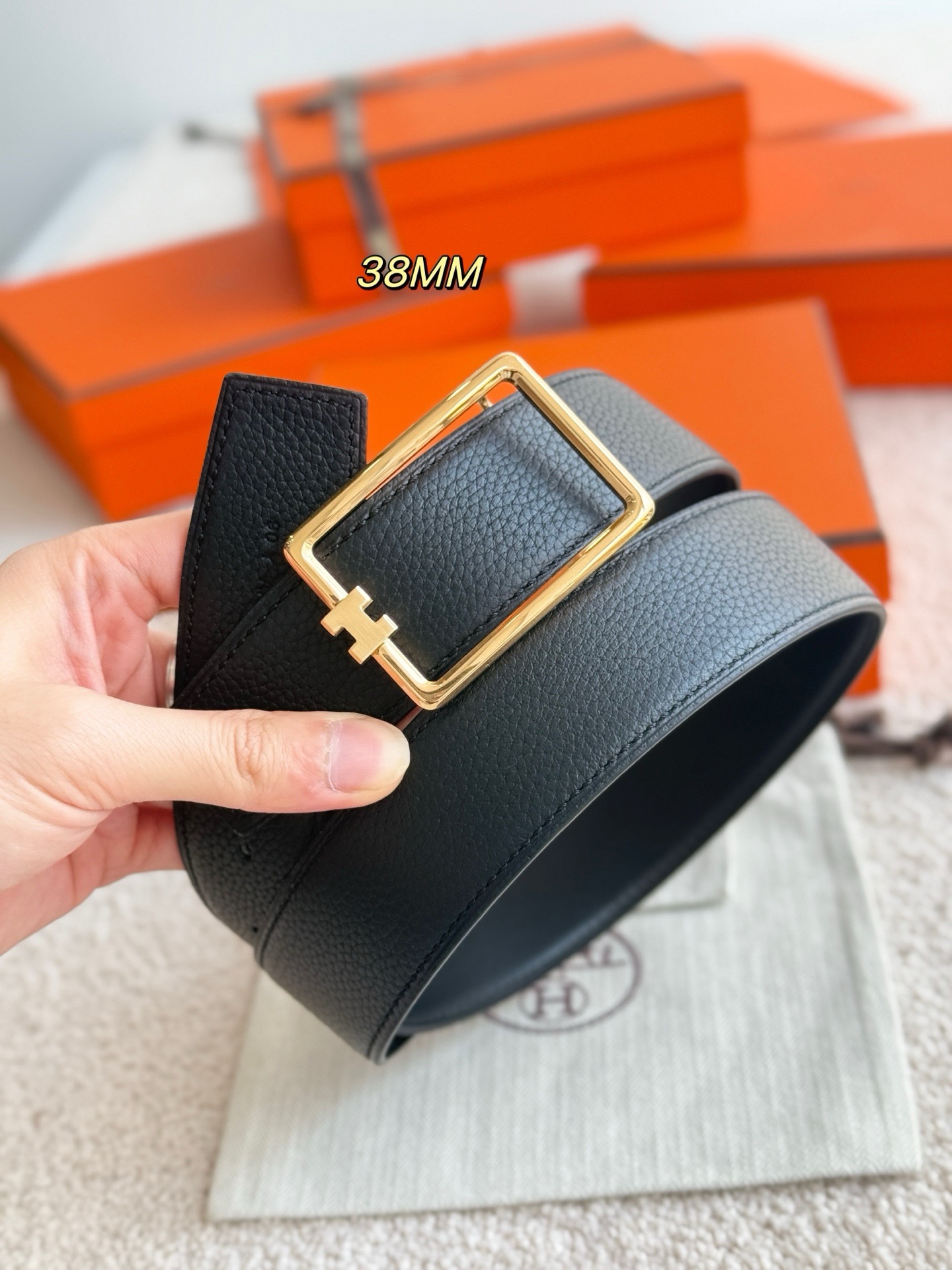 [홍콩명품.HERMES] 에르메스 2026 남성용 가죽벨트 3.8 CM HM001